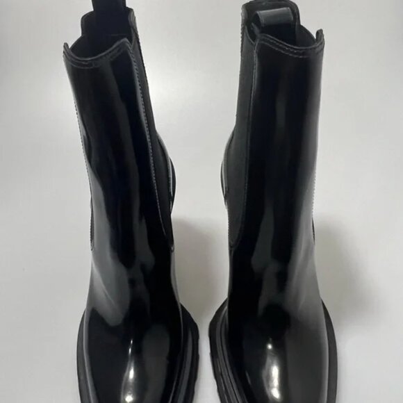 Alexander McQueen Tread Heeled Chelsea Boots Black - Picture 7 of 10